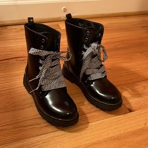 Dirty laundry BRAND NEW never been warn  black and white boots